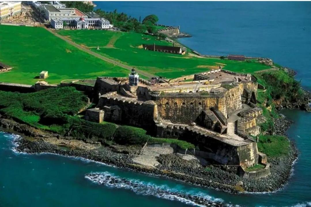 Cond. St. Tropez Appartement San Juan Buitenkant foto